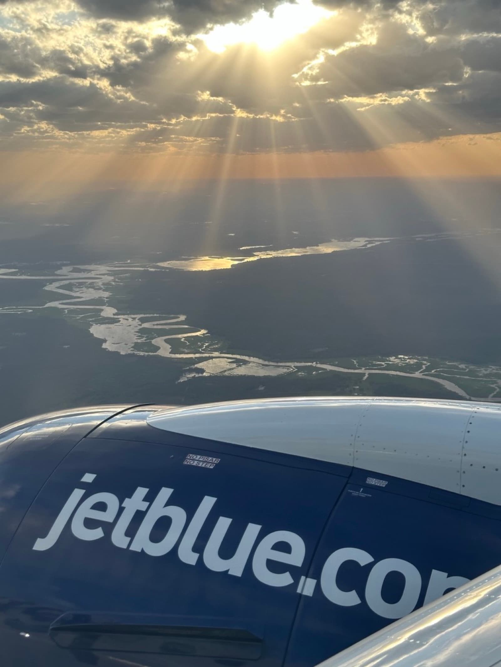 JetBlue approach over the Charleston marshes