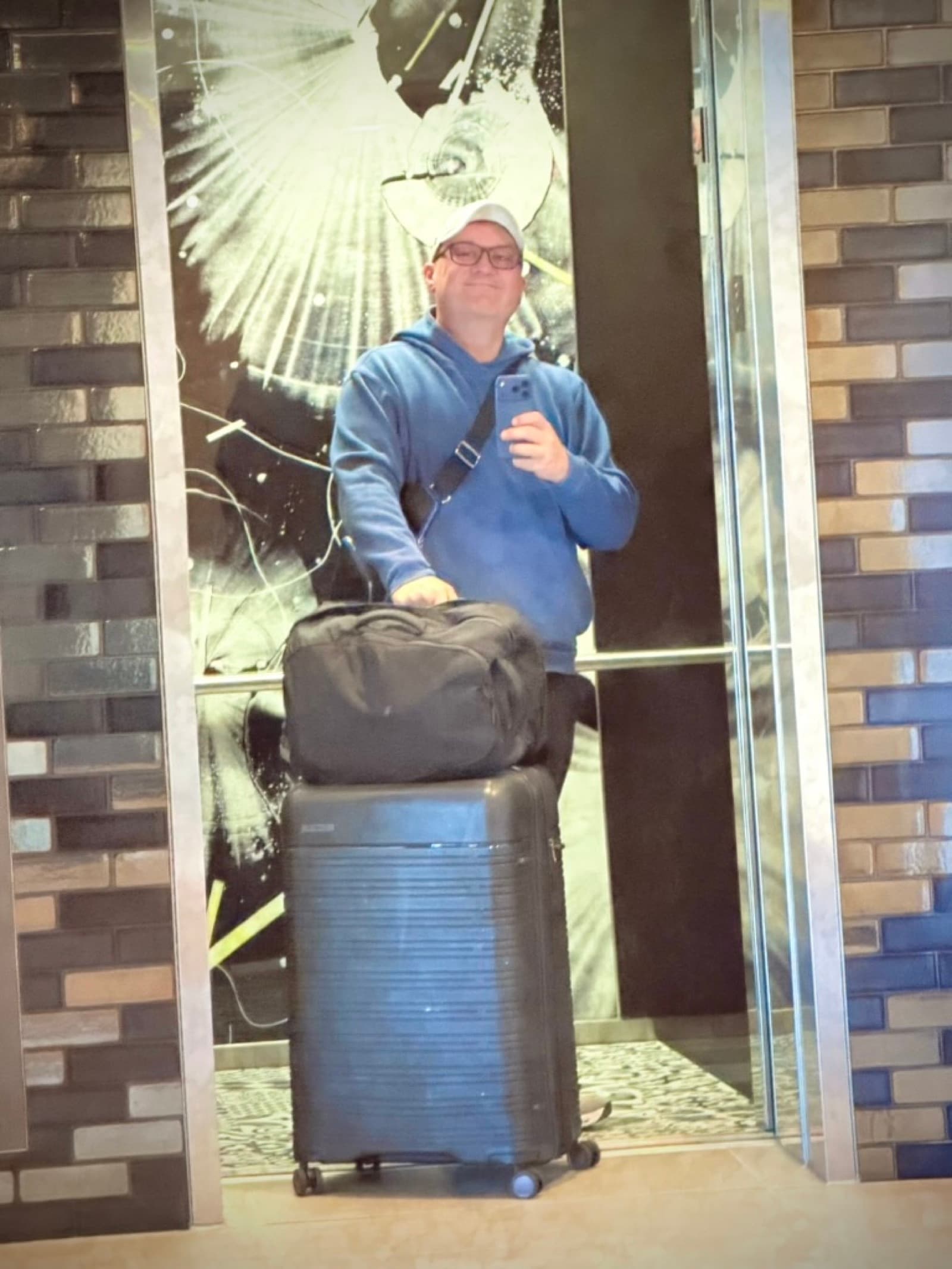 Hotel lobby, ready to go